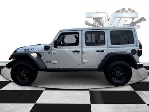 Used 2024 Jeep Wrangler Unlimited AWD/4WD image 4