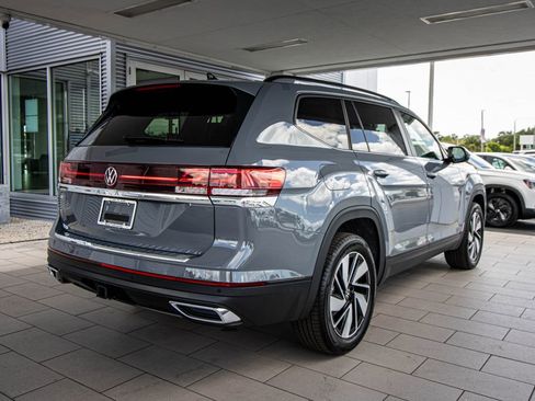 New 2026 Volkswagen Atlas SE FWD image 2