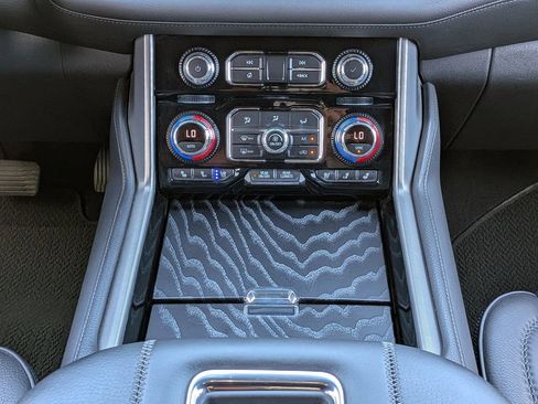 Used 2023 GMC Yukon Denali image 21