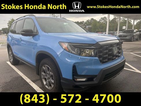 Used 2025 Honda Passport TrailSport image 2