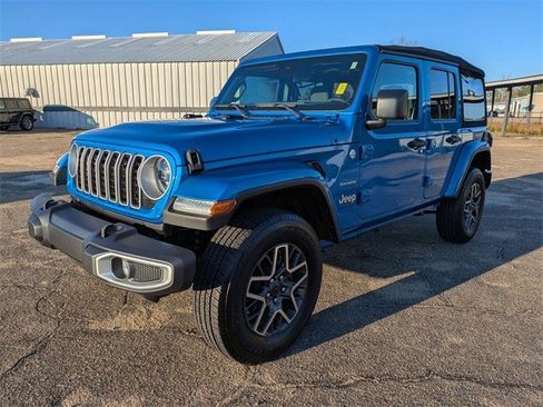 Used 2024 Jeep Wrangler Sahara image 8