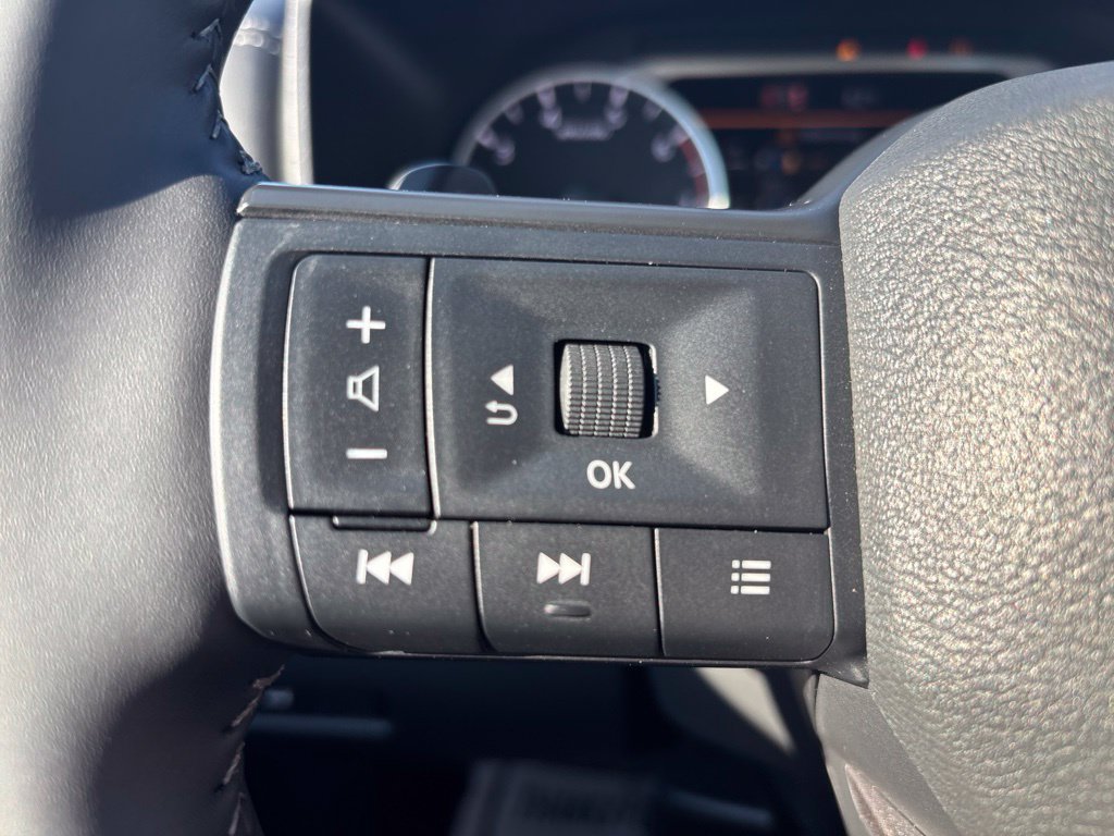 Certified 2026 Nissan Rogue SV FWD image 22