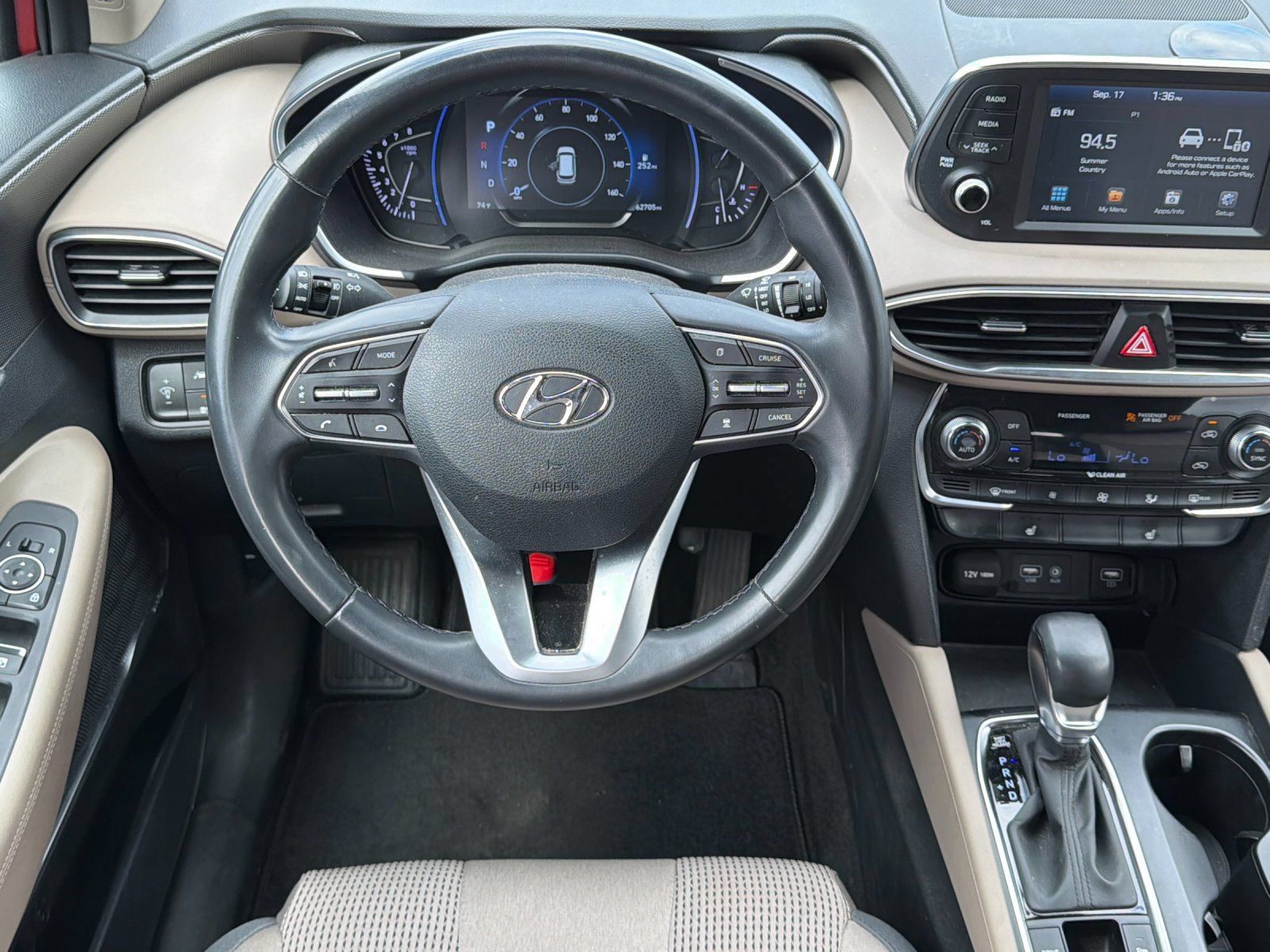 Used 2019 Hyundai Santa Fe SEL FWD image 13