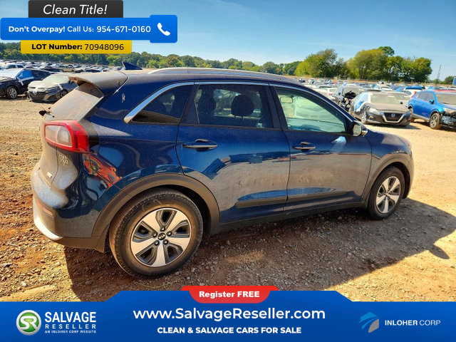 Used 2017 Kia Niro EX FWD image 4