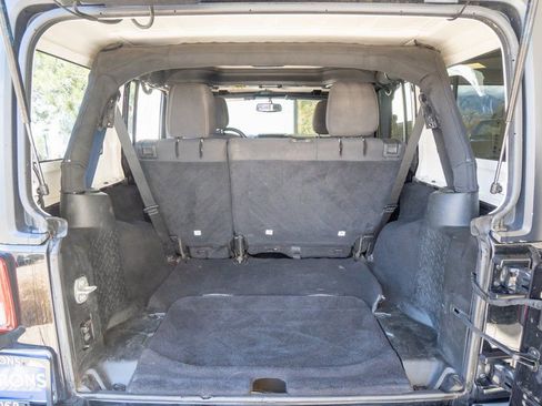 Used 2018 Jeep Wrangler Unlimited Sahara w/ Max Tow Package image 20