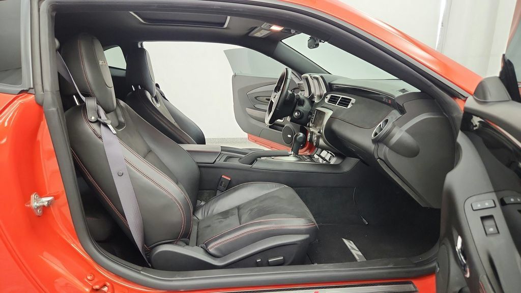 Used 2013 Chevrolet Camaro ZL1 RWD image 26