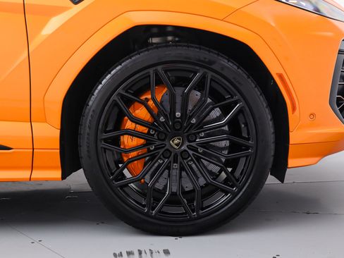 Used 2026 Lamborghini Urus SE AWD/4WD image 38