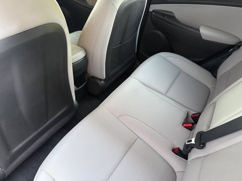 Used 2023 Hyundai Kona Limited AWD/4WD image 16