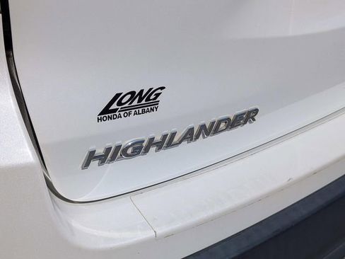 Used 2018 Toyota Highlander XLE image 25