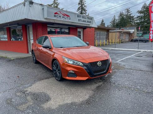 Used 2019 Nissan Altima 2.5 SR w/ SR Premium Package FWD image 4