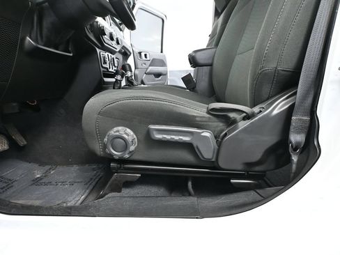 Used 2019 Jeep Wrangler Unlimited Sahara AWD/4WD image 21