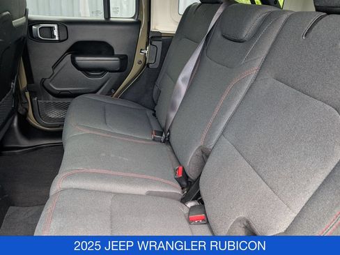 Used 2025 Jeep Wrangler Unlimited Rubicon AWD/4WD image 15