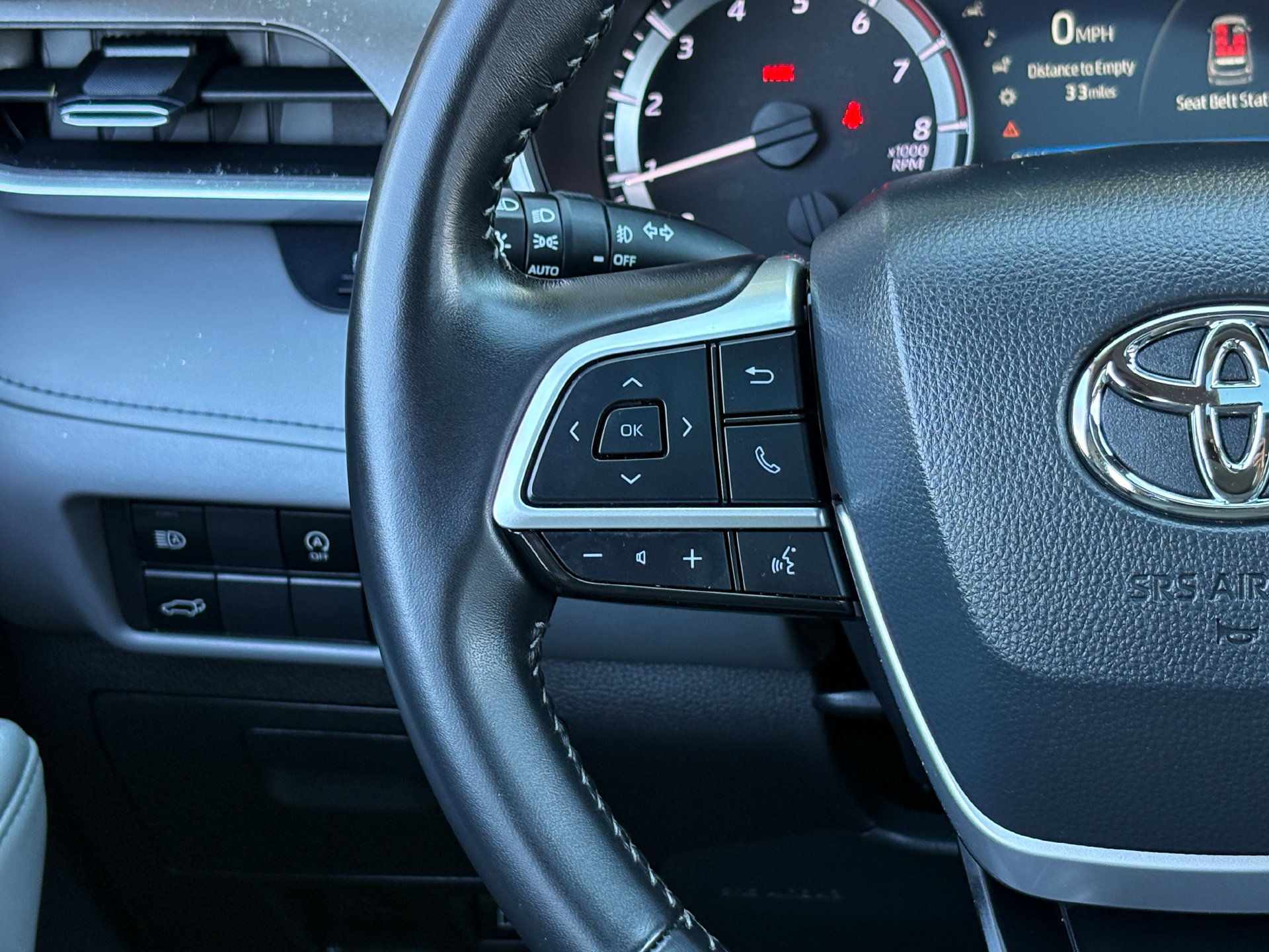 Used 2023 Toyota Highlander XLE FWD image 14