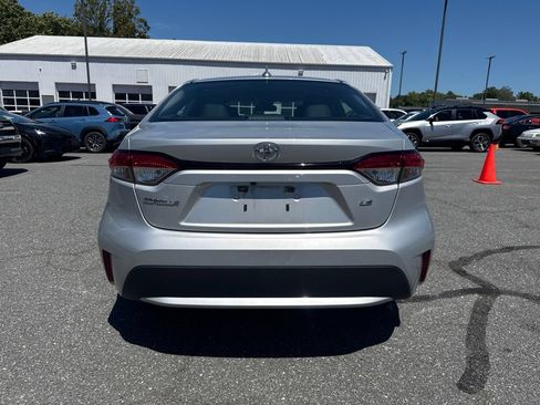 Used 2020 Toyota Corolla LE FWD image 4