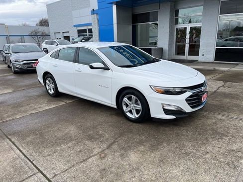 Used 2023 Chevrolet Malibu LT image 1