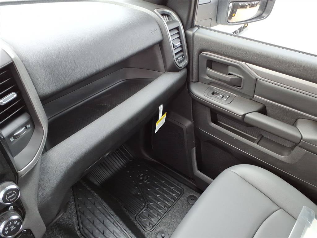New 2026 RAM 5500 Tradesman w/ Chrome Appearance Group AWD/4WD image 35