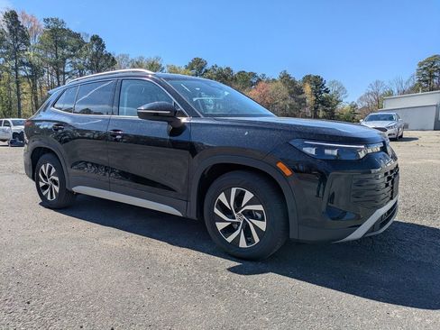 New 2026 Volkswagen Tiguan S FWD image 2