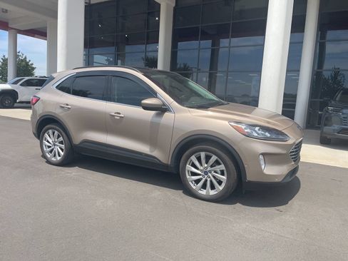 Used 2021 Ford Escape Titanium w/ Titanium Elite Package AWD/4WD image 8