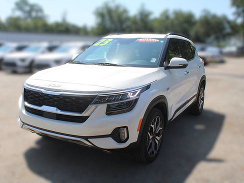 Certified 2023 Kia Seltos SX w/ SX Sunroof Package AWD/4WD image 15