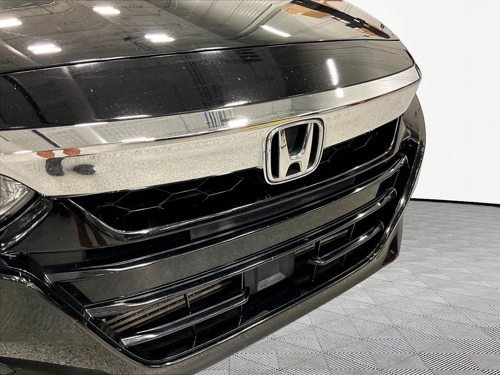 Used 2018 Honda Accord EX image 33