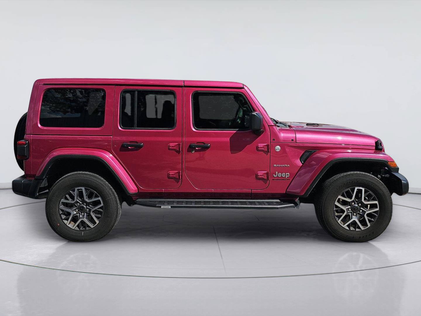 Used 2024 Jeep Wrangler Unlimited Sahara AWD/4WD image 6