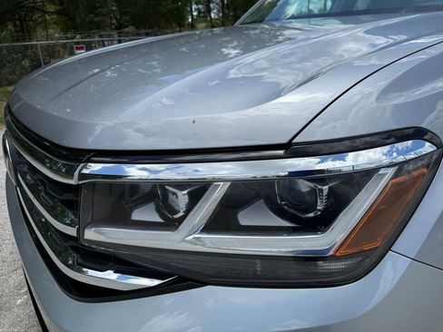 Used 2021 Volkswagen Atlas SE w/ Towing Package AWD/4WD image 2