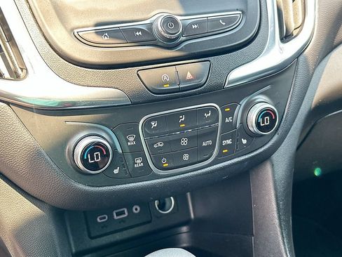 Used 2024 Chevrolet Equinox LT FWD image 14