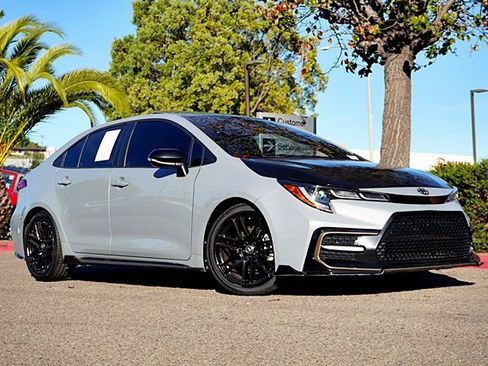 Used 2022 Toyota Corolla XSE image 2