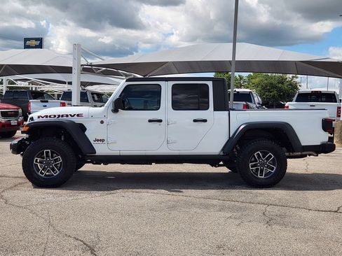 Used 2024 Jeep Gladiator Mojave w/ Technology Group AWD/4WD image 4
