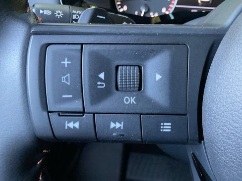 Used 2025 Nissan Pathfinder Rock Creek AWD/4WD image 36