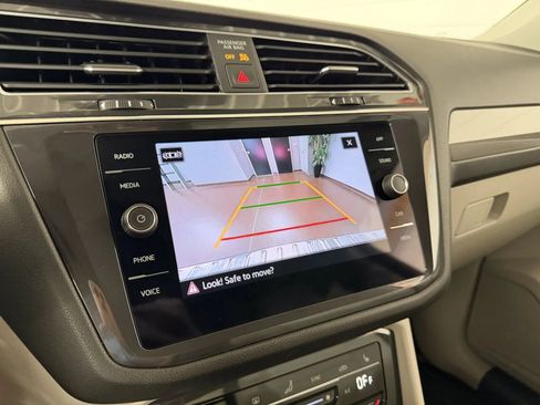 Used 2023 Volkswagen Tiguan SE w/ Panoramic Sunroof Package AWD/4WD image 24