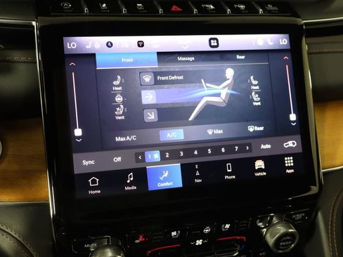 Used 2023 Jeep Grand Cherokee Summit AWD/4WD image 36