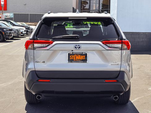 Used 2022 Toyota RAV4 LE AWD/4WD image 19