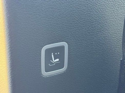 New 2026 Chrysler Pacifica Select AWD/4WD image 34