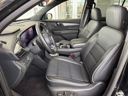 Used 2025 Buick Enclave Preferred AWD/4WD image 18