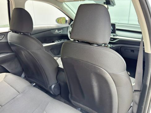 Used 2021 Kia Forte LXS FWD image 28