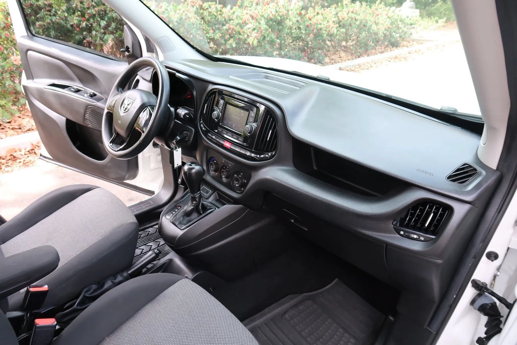 Used 2018 RAM ProMaster City Tradesman FWD image 16