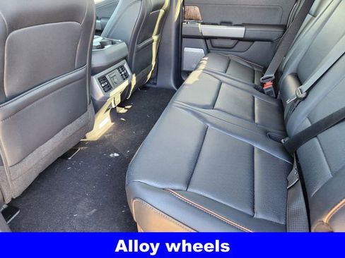 New 2026 Ford F250 Lariat w/ Black Appearance Package image 31