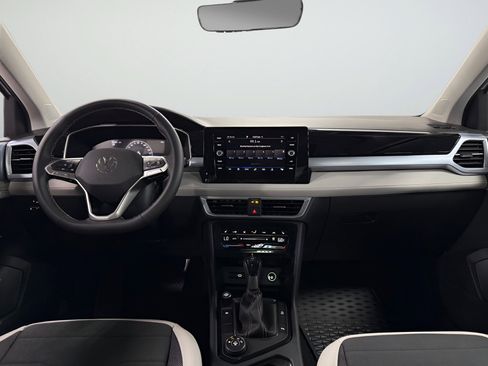 New 2025 Volkswagen Taos SE image 10