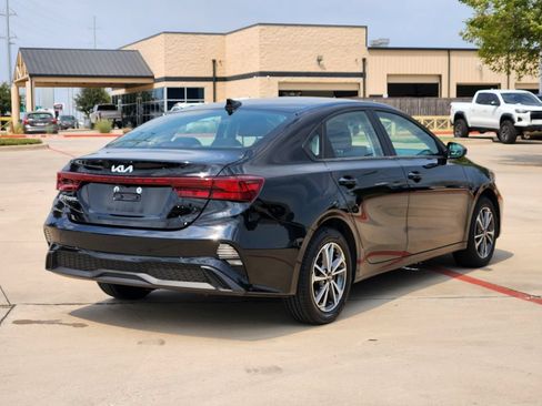 Certified 2024 Kia Forte LXS FWD image 4