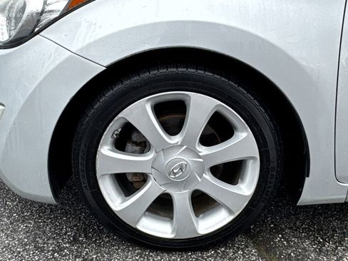 Used 2013 Hyundai Elantra Limited w/ Technology Pkg image 11