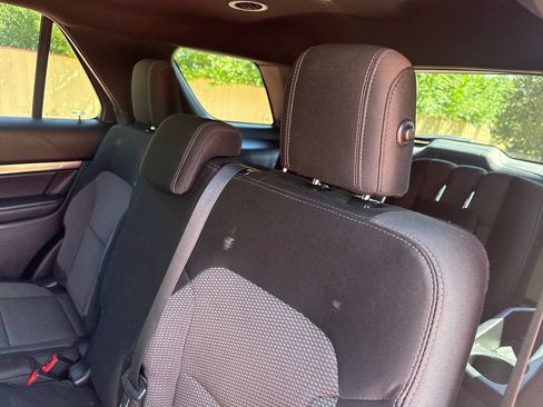 Certified 2018 Ford Explorer XLT w/ Equipment Group 201A AWD/4WD image 22