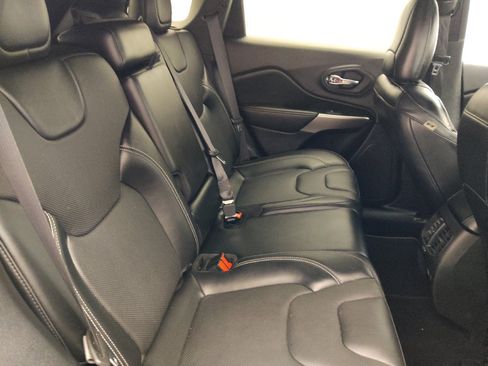 Used 2021 Jeep Cherokee Latitude Lux 80th Anniv w/ Quick Order Package 26U 80TH FWD image 19