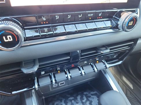 New 2026 GMC Canyon Elevation w/ Convenience Package image 15