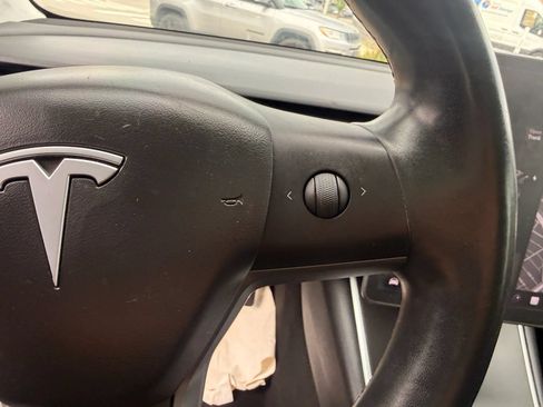 Used 2018 Tesla Model 3 Mid Range RWD image 13