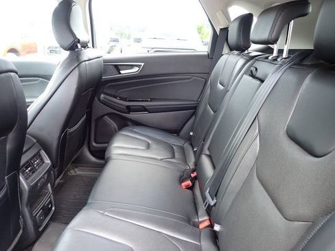 Used 2019 Ford Edge Titanium w/ Equipment Group 301A AWD/4WD image 12