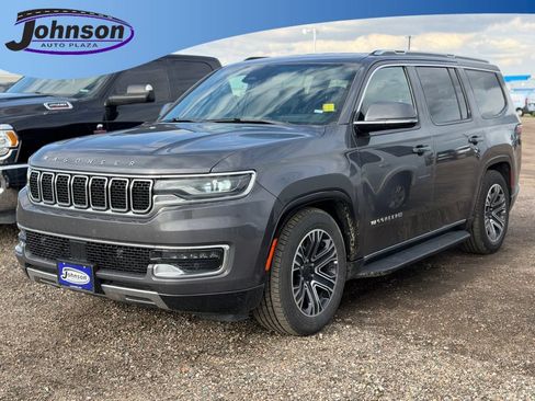 Used 2022 Jeep Wagoneer Series III AWD/4WD image 1