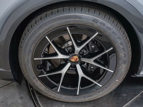 New 2026 Porsche Cayenne Electric Coupe AWD/4WD image 14