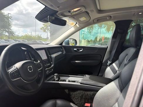 Used 2023 Volvo XC60 B5 Core AWD/4WD image 6