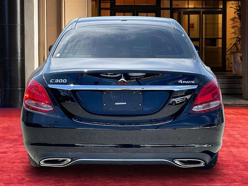 Used 2018 Mercedes-Benz C 300 4MATIC Sedan image 4